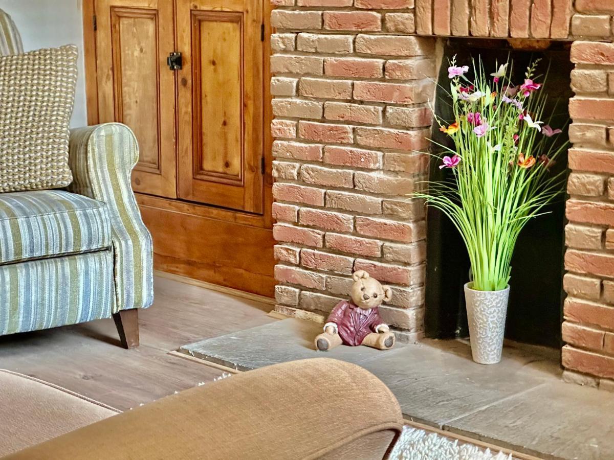 Villa Creaking à York Extérieur photo